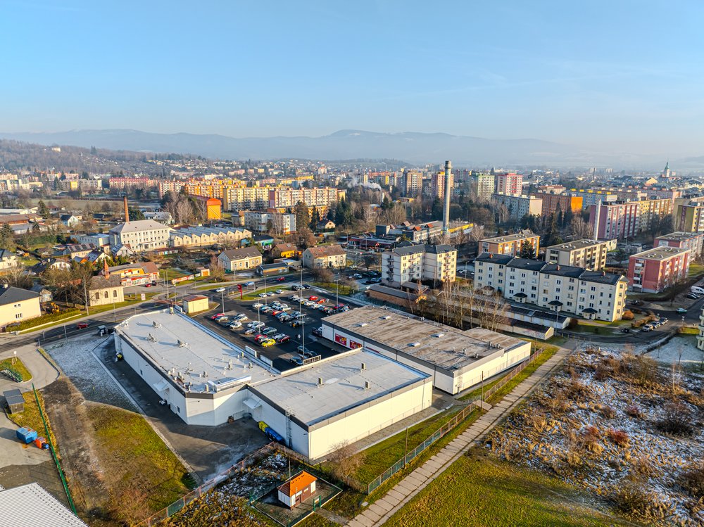 Retail park Šumperk z dronu, poloha v rámci města