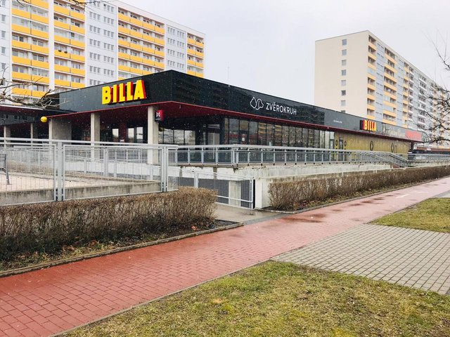 Obchodní centrum Hradec Králové, the entrance area of the building